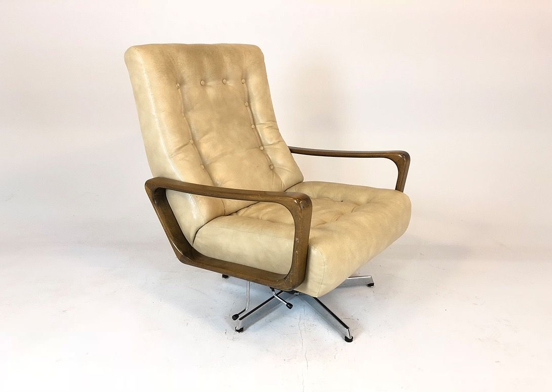 Foto Swiveling Leather Armchair