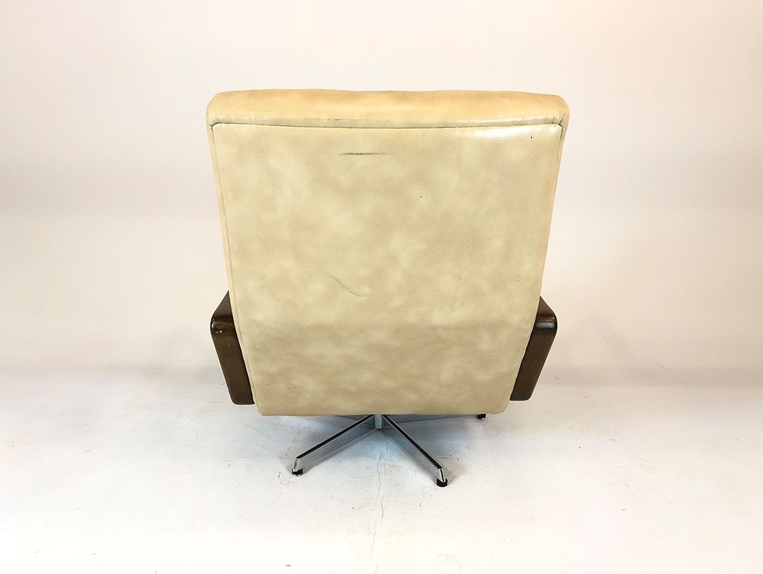 Foto Swiveling Leather Armchair