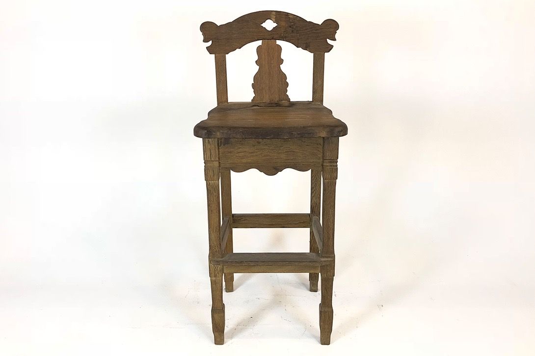 Foto Wooden Bar Stool with Backrest