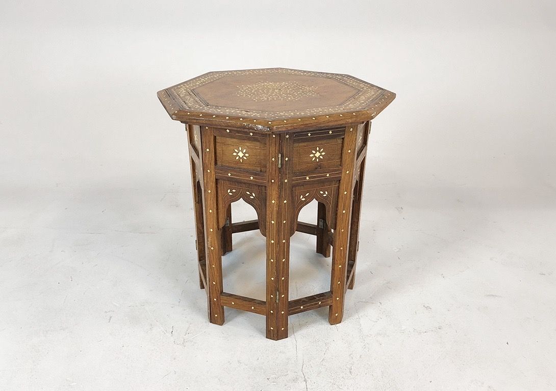 Foto Round Wooden Side Table with Detail h48x45