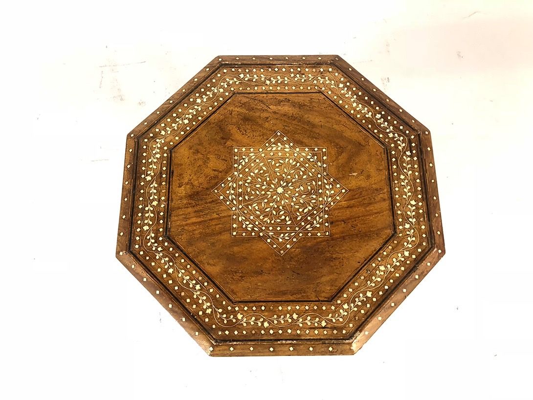 Foto Round Wooden Side Table with Detail h48x45