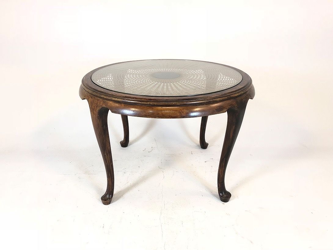 Foto Round Coffee Table with Glass Top and Wicker Detail h58x90