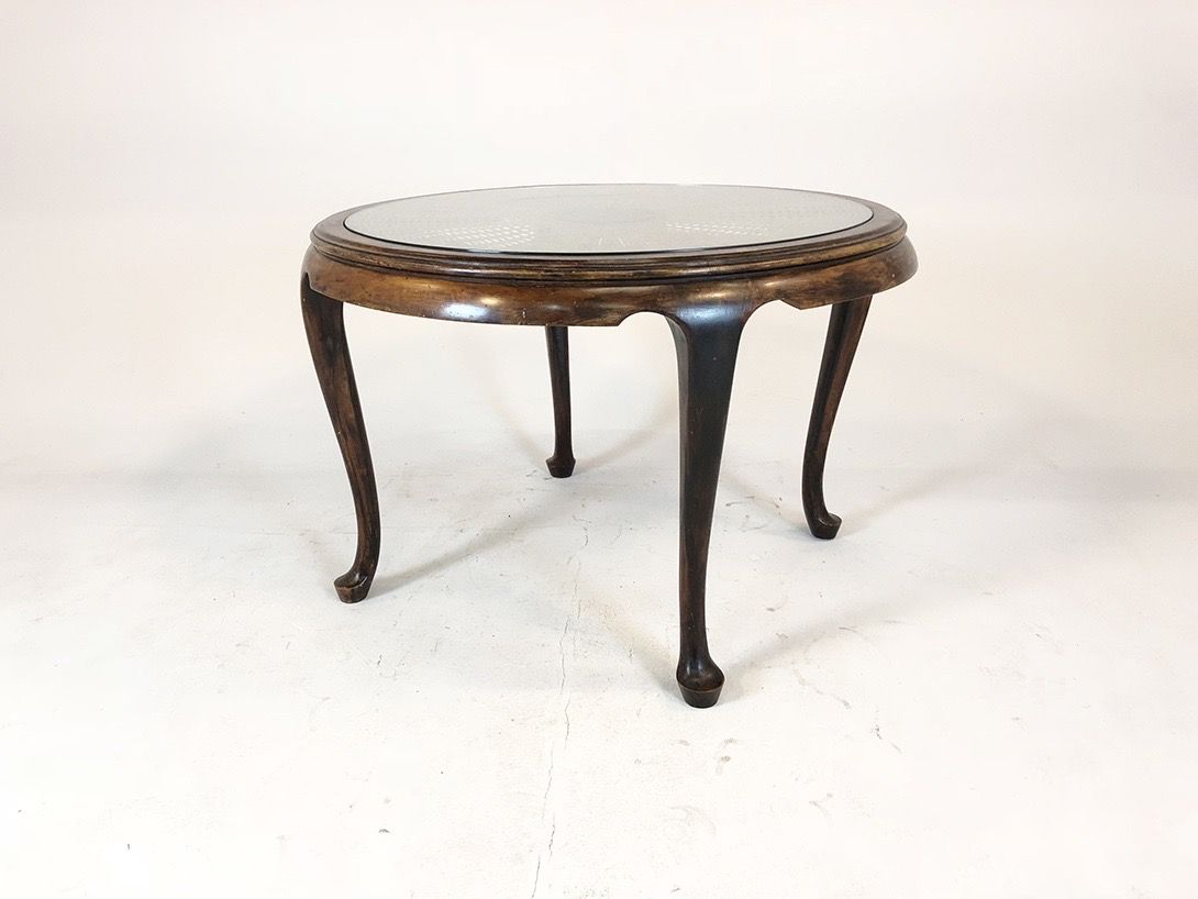 Foto Round Coffee Table with Glass Top and Wicker Detail h58x90
