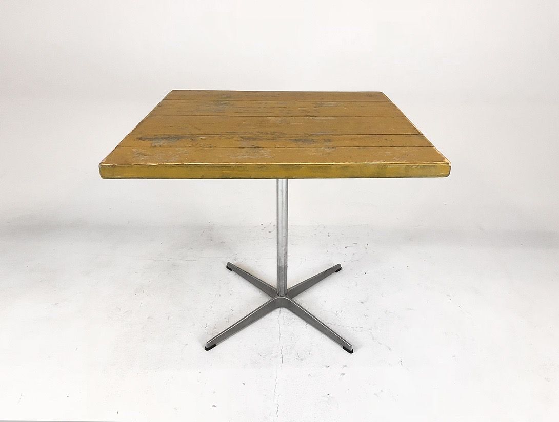 Foto Wooden Bistro Table on Metal Stand h72x80x80