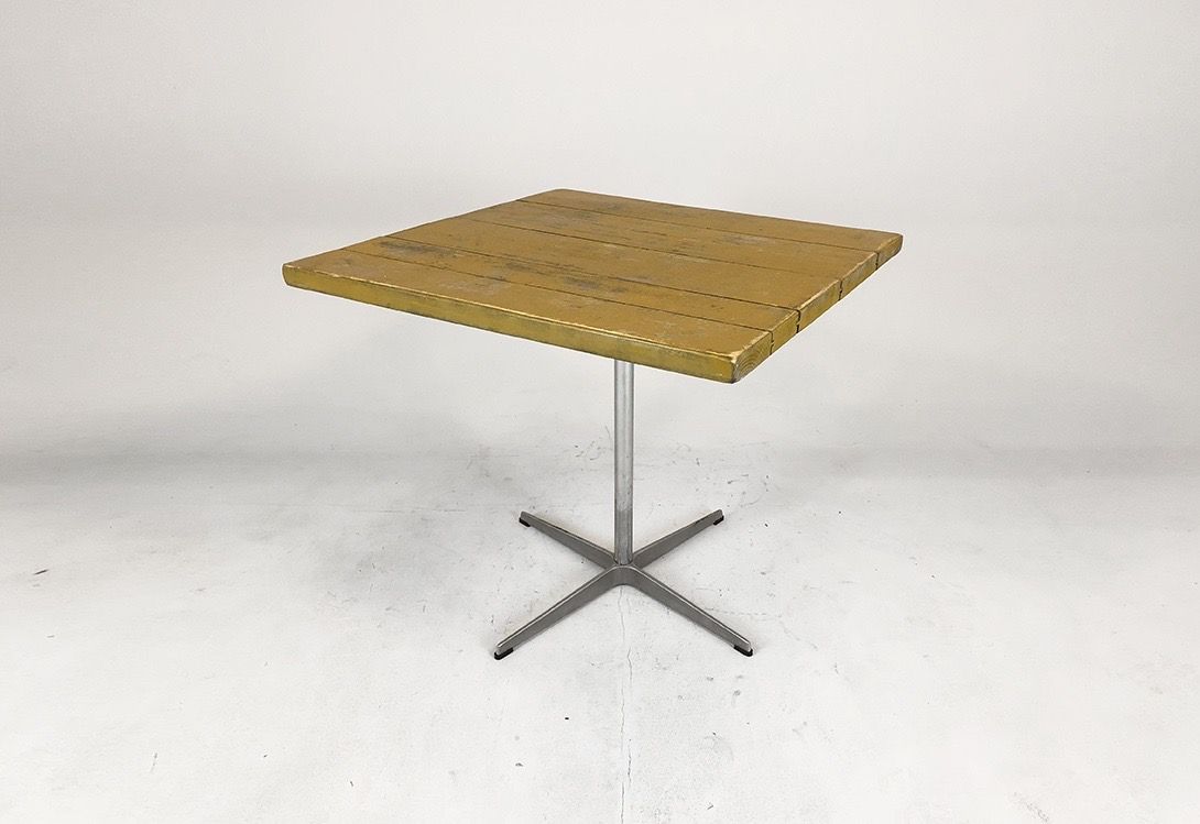 Foto Wooden Bistro Table on Metal Stand h72x80x80