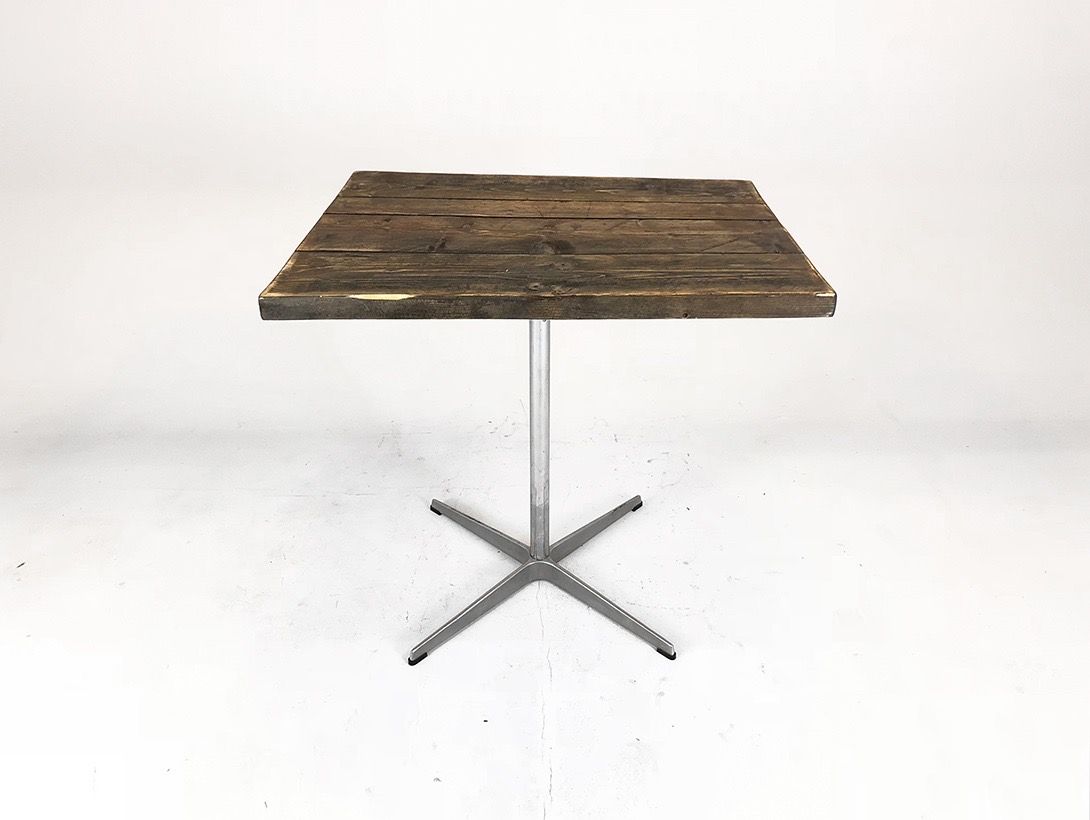 Foto Dark Brown Wooden Bistro Table on Metal Stand h72x80x64