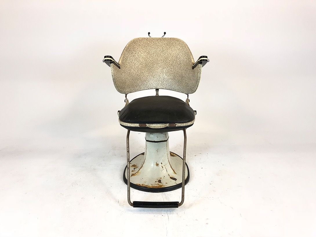 Foto Grey Barber Chair with Footrest
