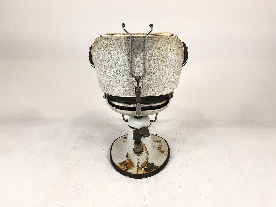 Foto Grey Barber Chair with Footrest