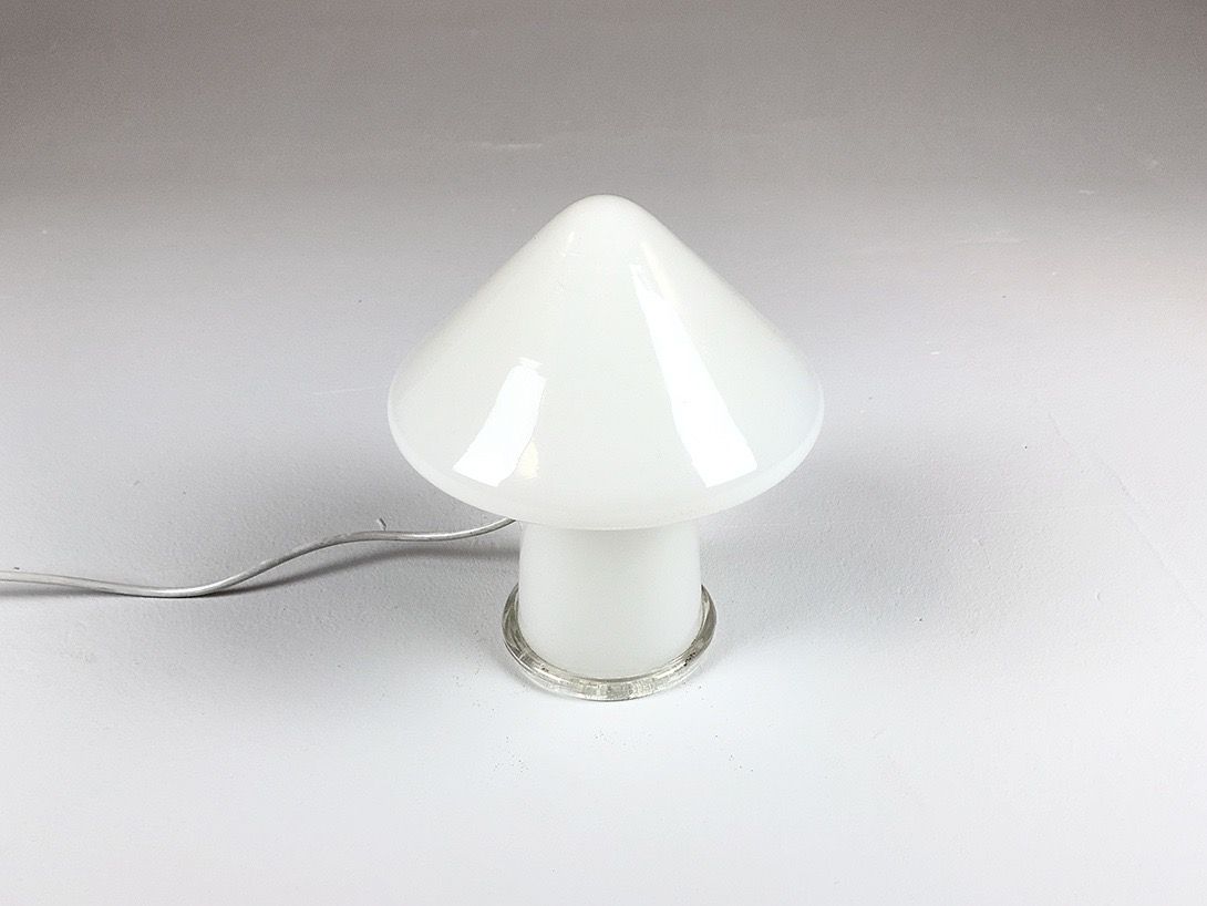 Foto White Glass Mushroom Desk Lamp h23