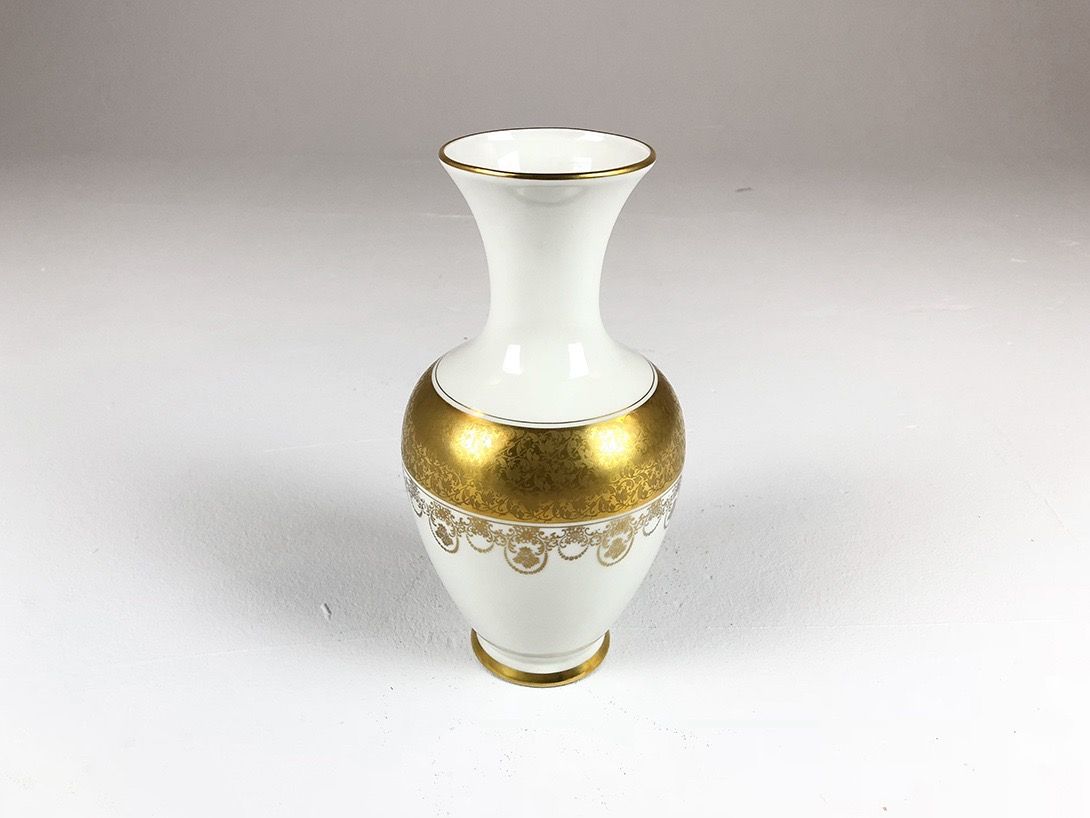 Foto White and Gold Ceramic Vase Germany 1955