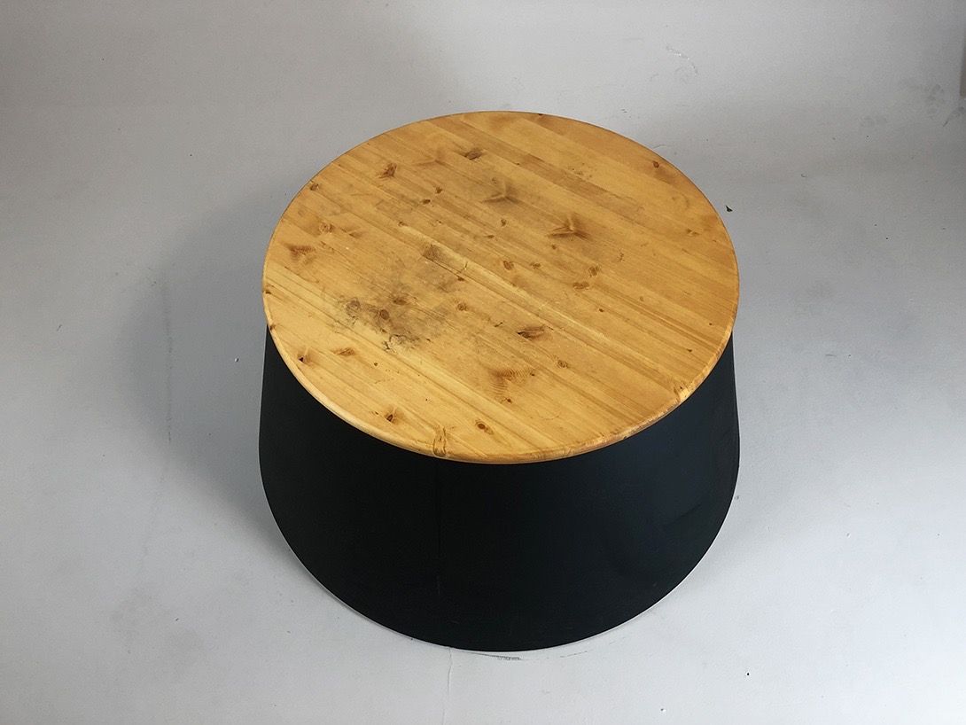 Foto Black Circus Pedestal with Wooden Top *N