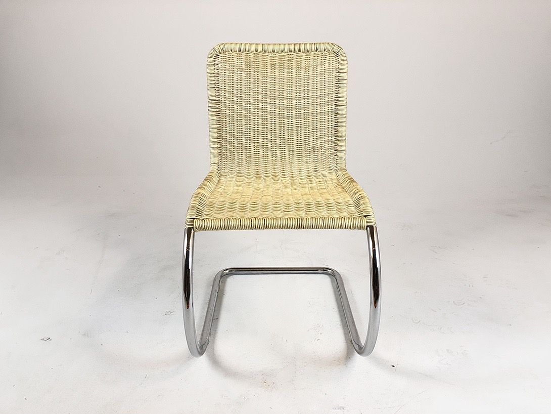 Foto Tecta Wicker Chair B 42 Weißenhof with Bent Metal Legs