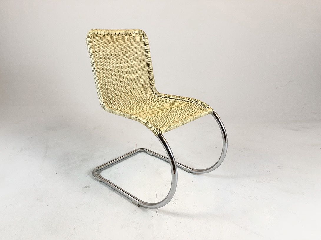 Foto Tecta Wicker Chair B 42 Weißenhof with Bent Metal Legs