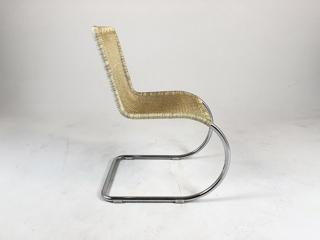 Foto Tecta Wicker Chair B 42 Weißenhof with Bent Metal Legs