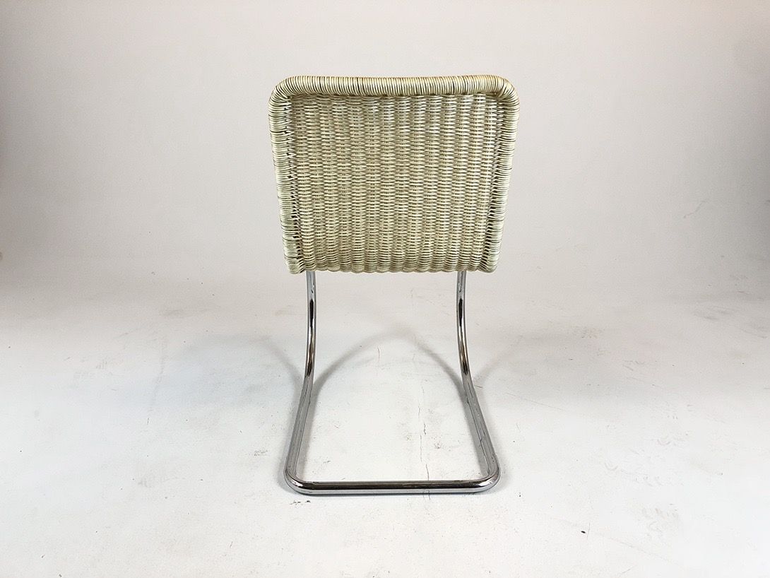 Foto Tecta Wicker Chair B 42 Weißenhof with Bent Metal Legs