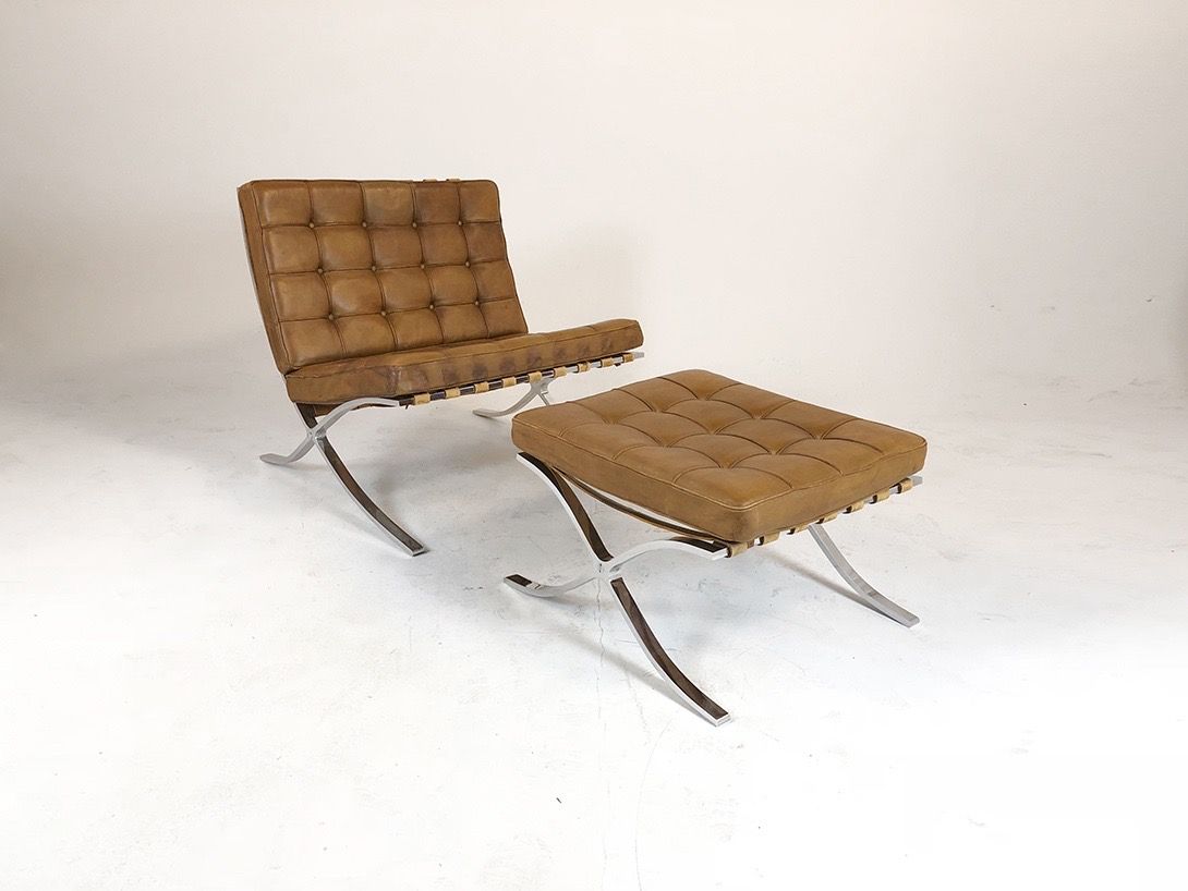Foto Vintage Cognac Leather Ottoman Mies van der Rohe