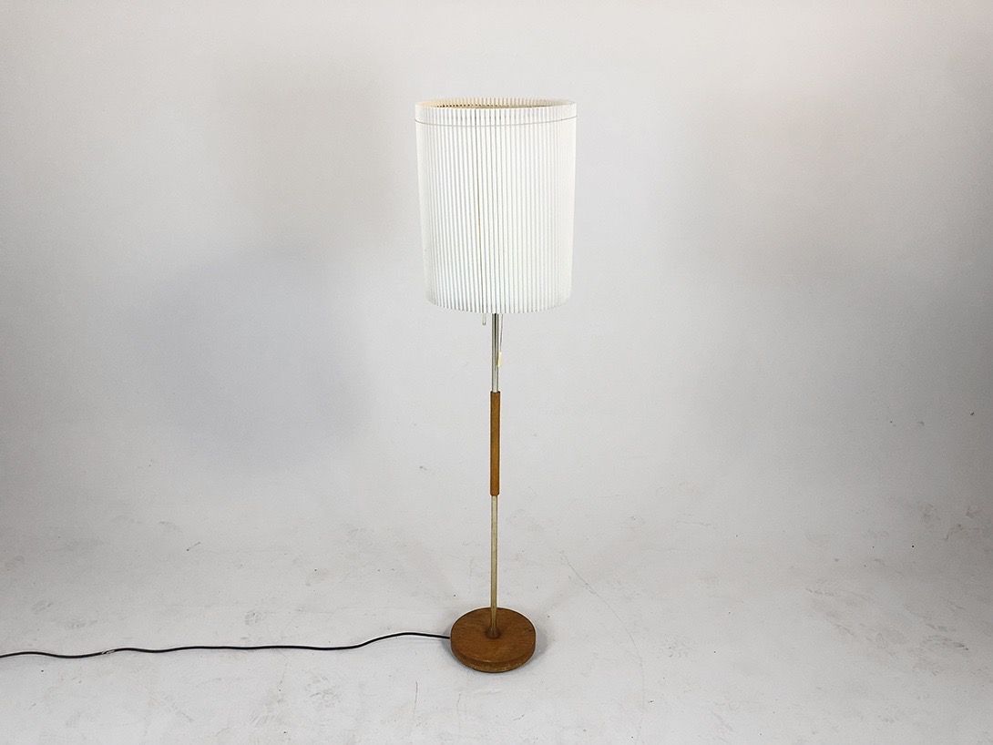 Foto White Floor Lamp on Wooden Foot h124 G1+