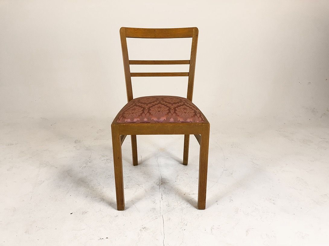 Foto Wooden Chair with Red Cushion h84x51x44