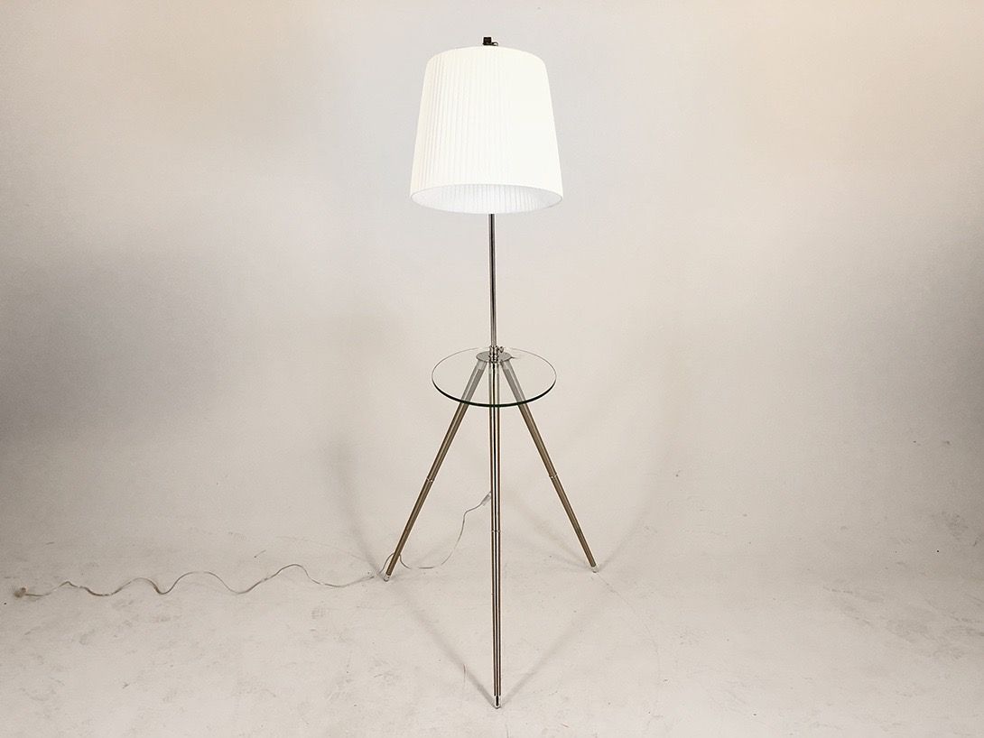 Foto Three Legged Adjustable Floor Lamp with Integrated Glass Table h175
