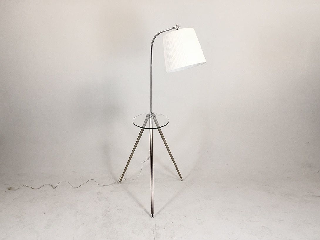 Foto Three Legged Adjustable Floor Lamp with Integrated Glass Table h175