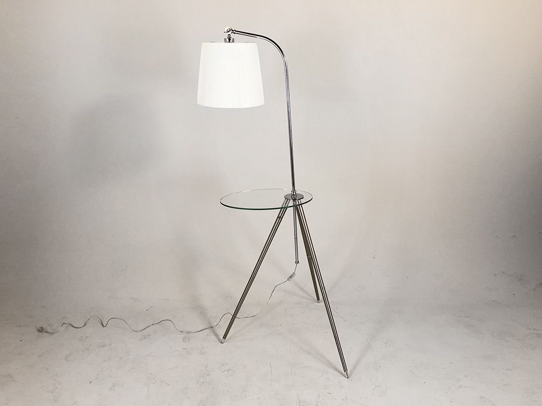 Foto Three Legged Adjustable Floor Lamp with Integrated Glass Table h175