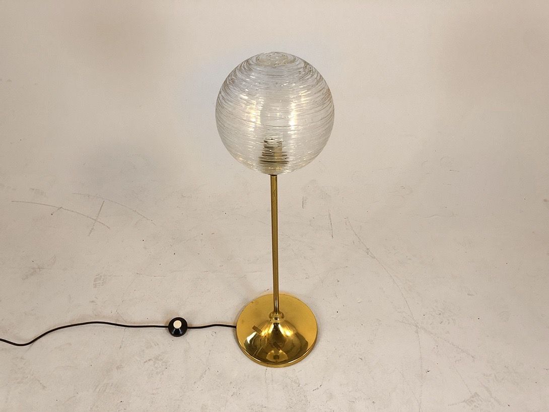 Foto Glass Ball Floor Lamp on Golden Stand h92 G2