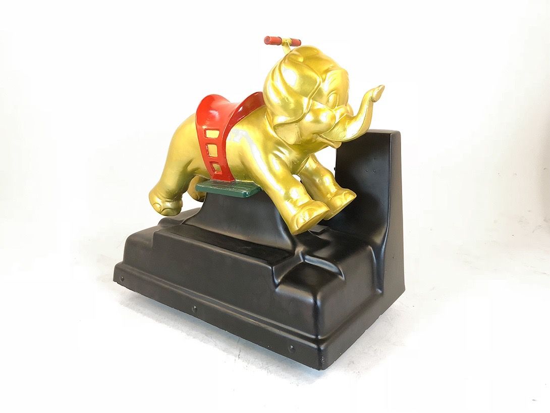 Foto Electric Coin Slot Rocking Horse in Elephant Look