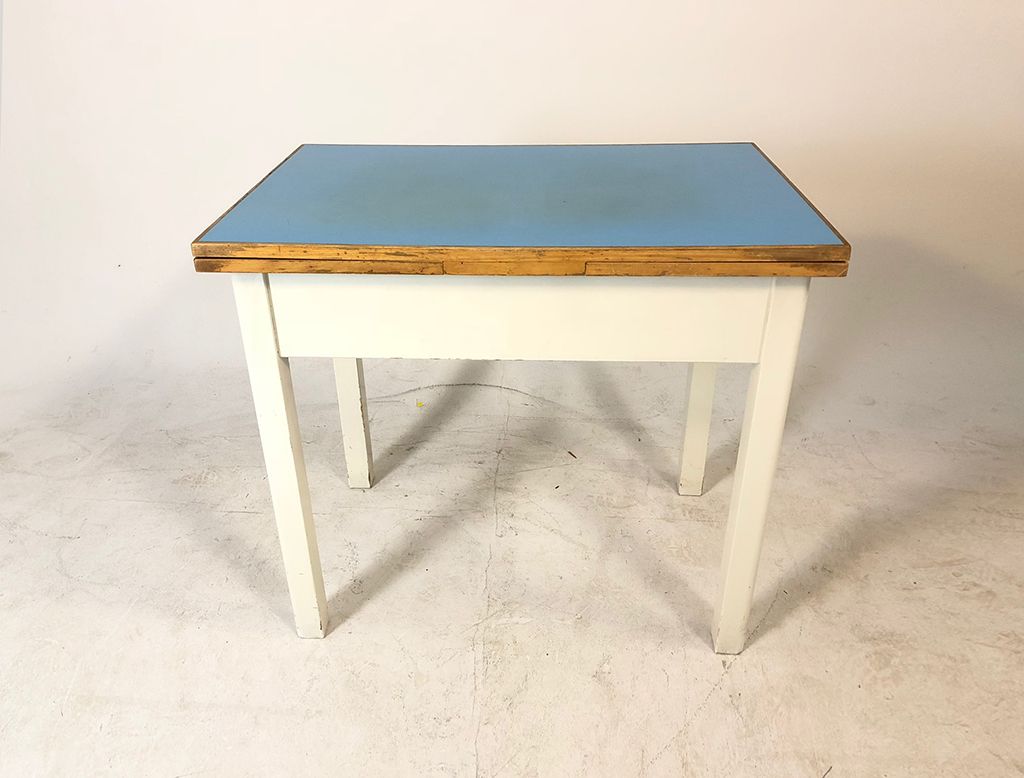 Foto White Kitchen Table with Extandable Blue Surface and Drawer h81x61x91