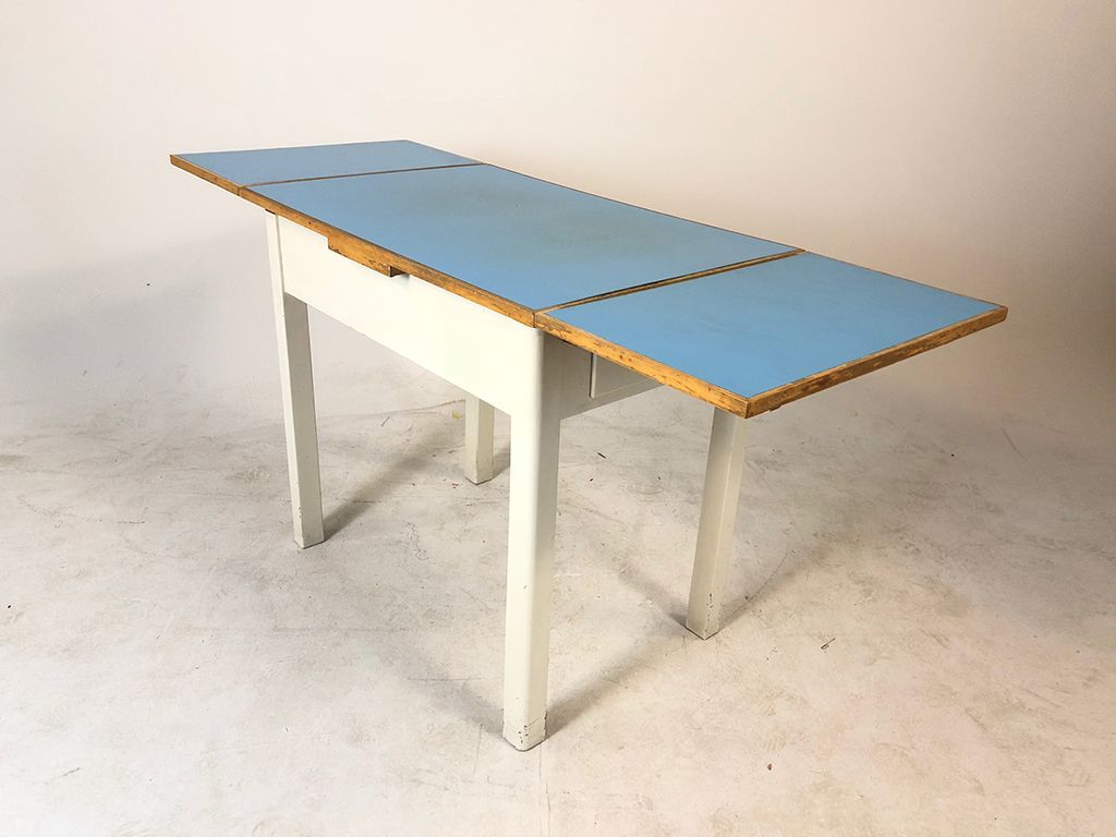 Foto White Kitchen Table with Extandable Blue Surface and Drawer h81x61x91