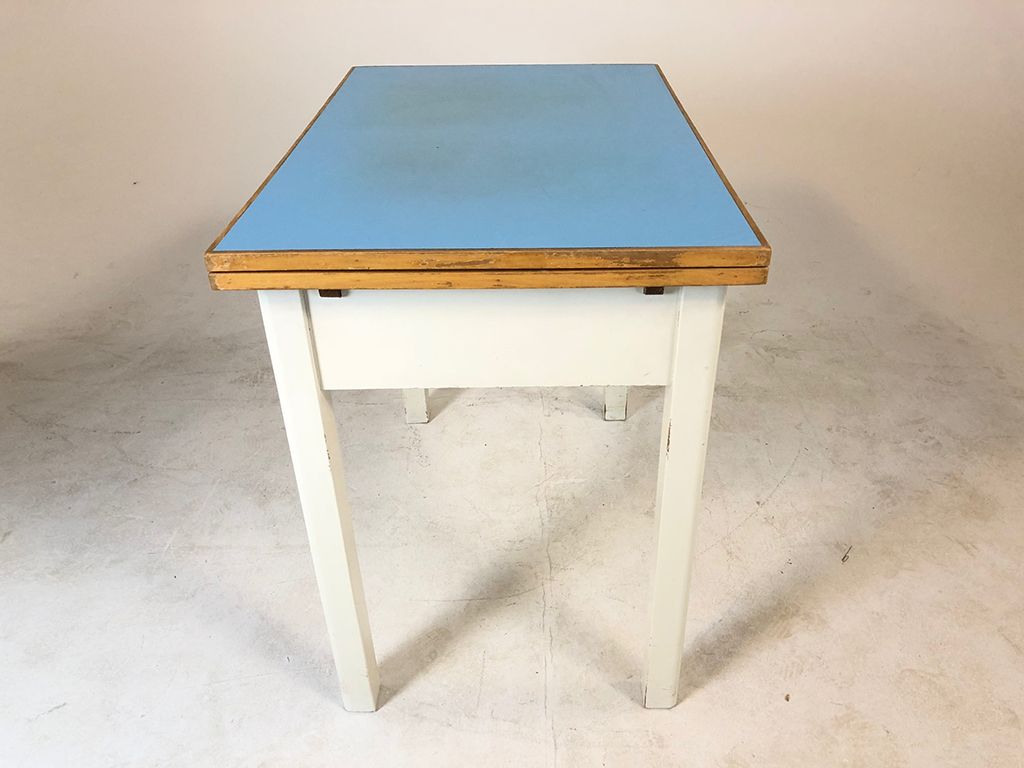 Foto White Kitchen Table with Extandable Blue Surface and Drawer h81x61x91