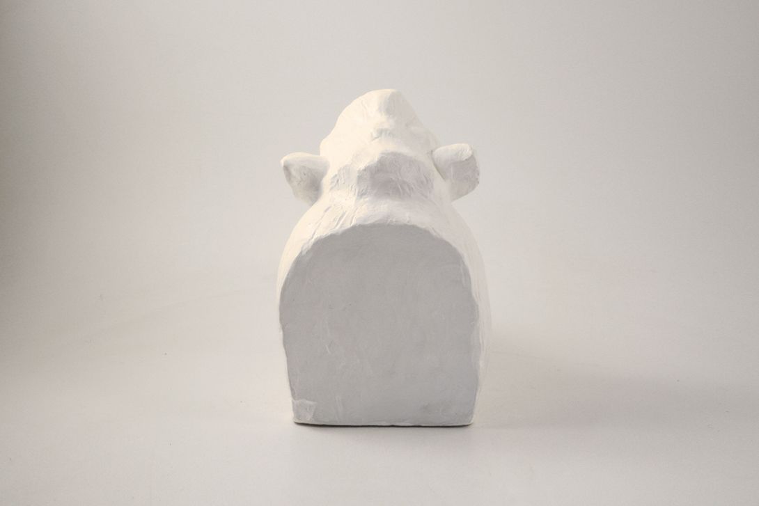 Foto Clay Sculpture of Lama Head