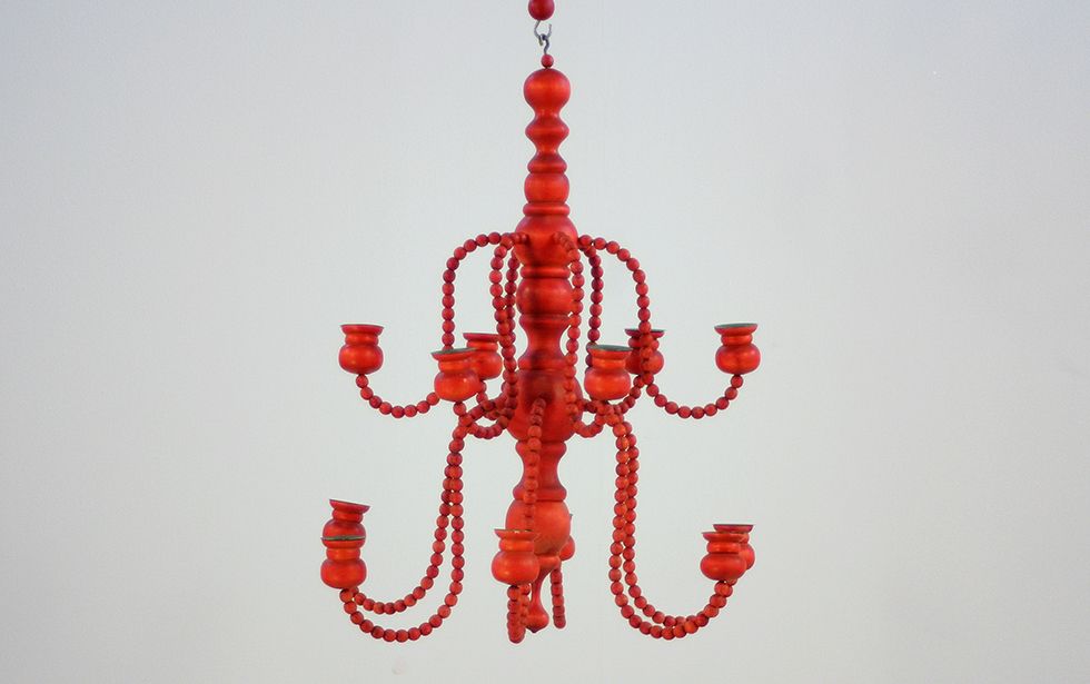 Foto Red Wooden Chandelier for Candles Erzgebirge ø54