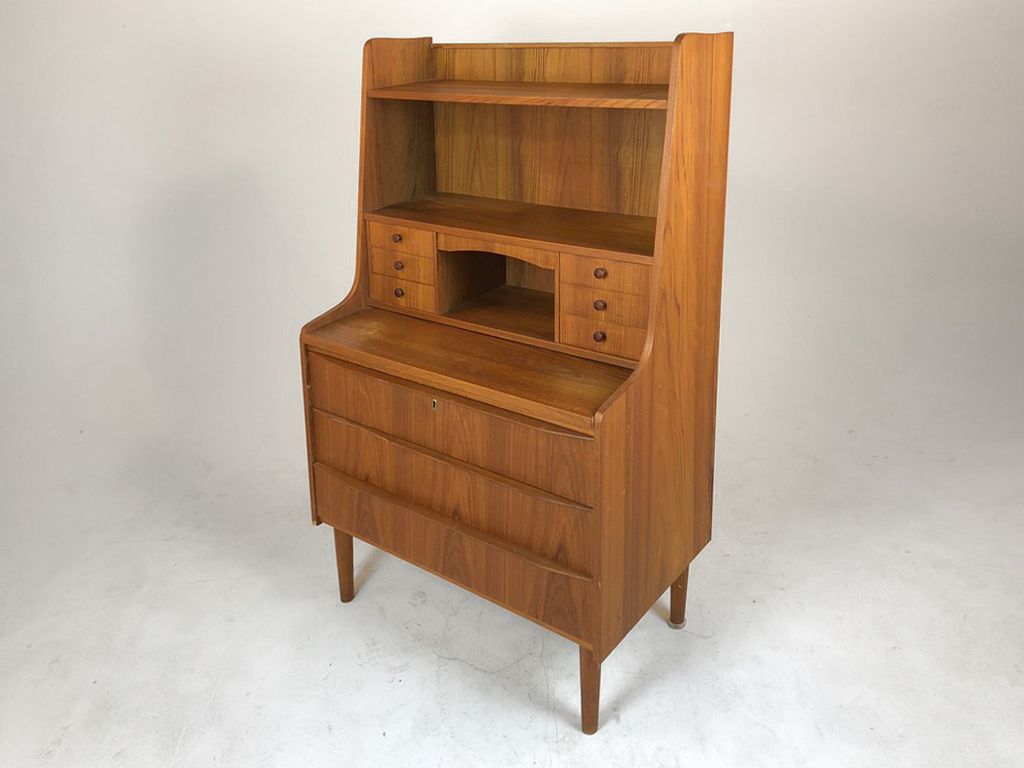 Foto Teak Highboard with Extendable Secretary Unit
