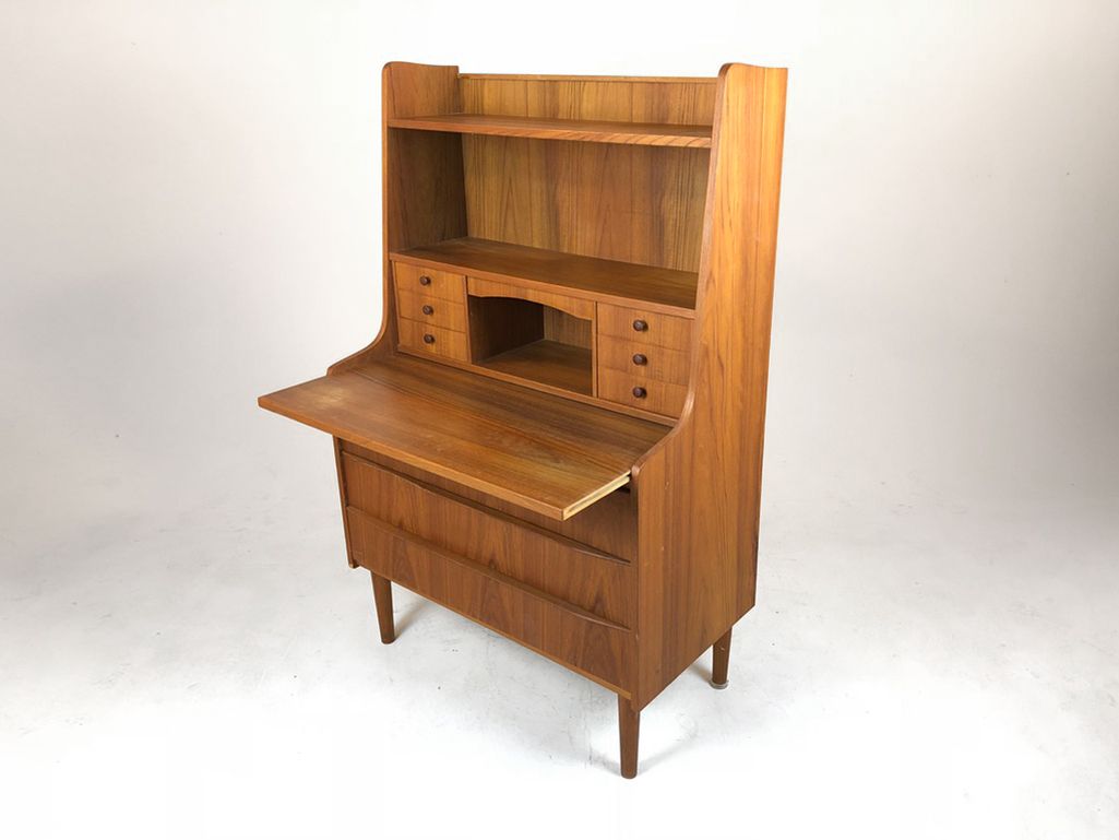 Foto Teak Highboard with Extendable Secretary Unit