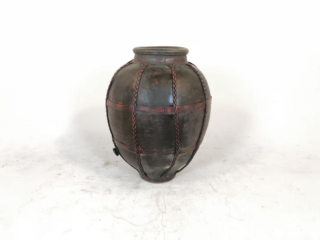 Foto Large Antique Metal Vase h77