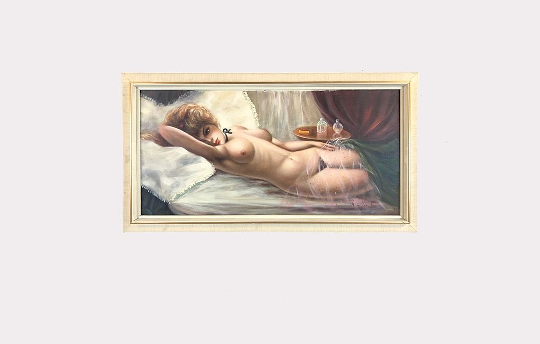 Foto Painting of Woman Resting On a Bed 32A9