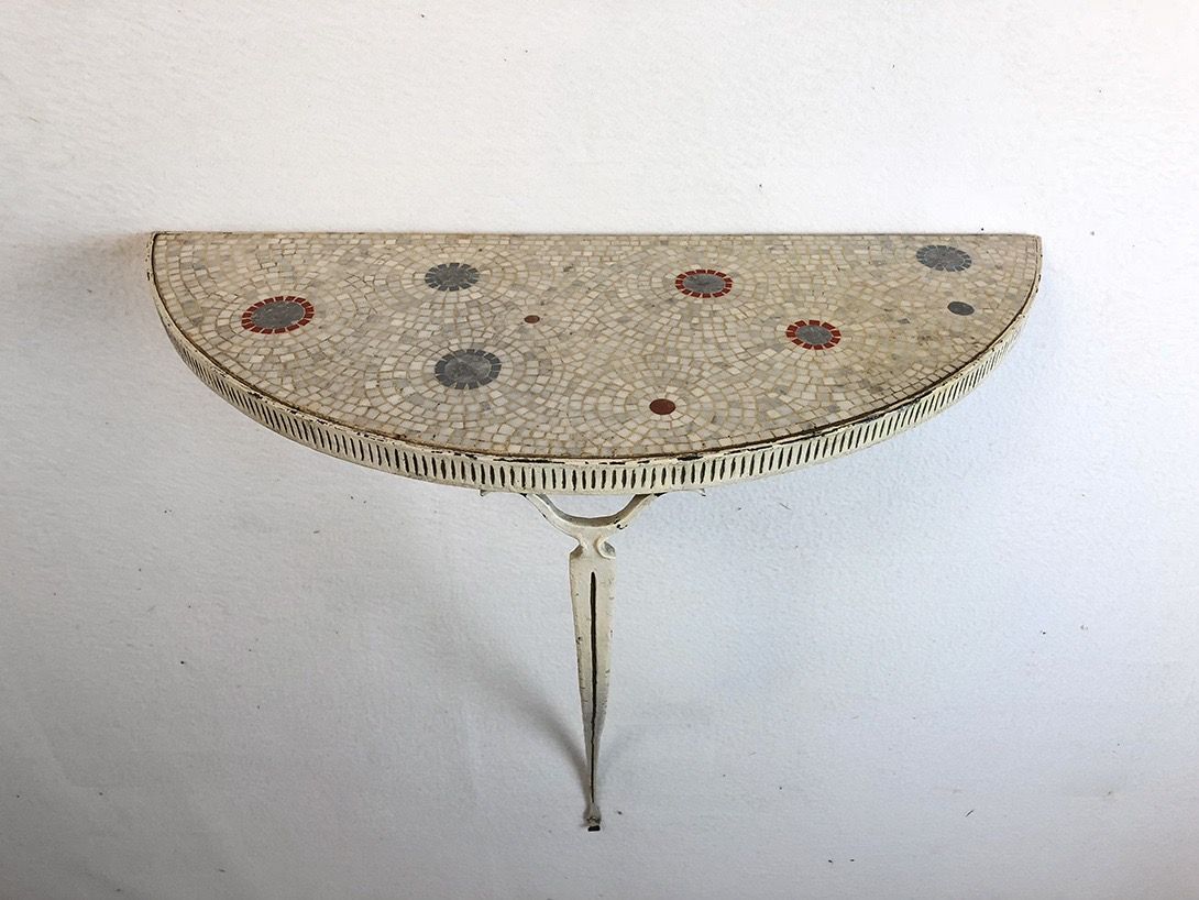 Foto Wall Shelf with Mosaic Pattern