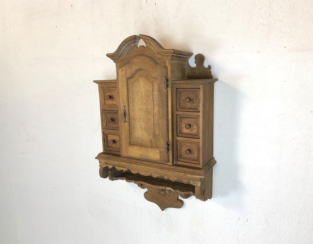 Foto Oak Wall Cupboard with Tiny Drawers Black Forest 1860