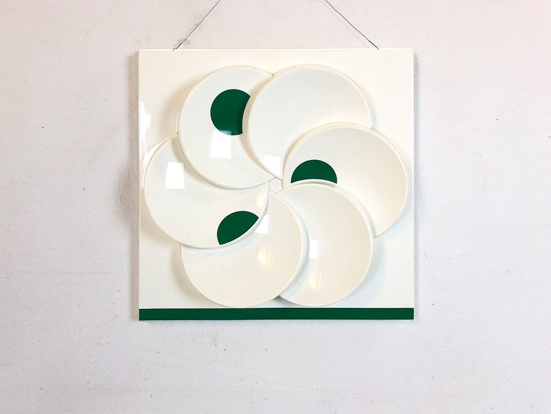 Foto White and Green Artwork