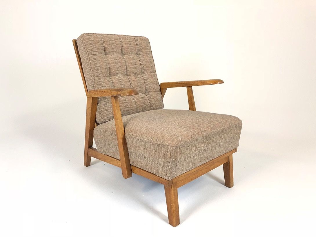 Foto Wooden Armchair with Cushions