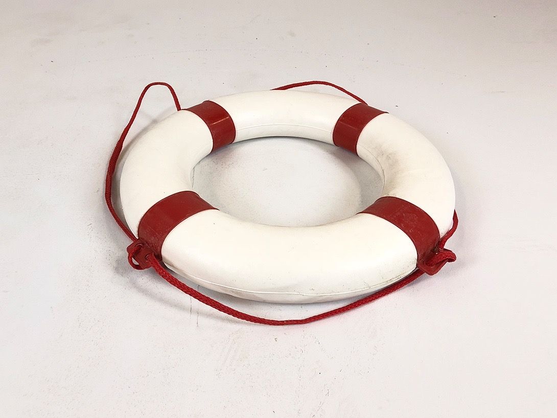 Foto Red and White Life Belt