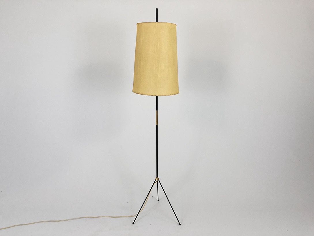 Foto Midcentury Floor Lamp with Beige Shade and Star Legs Germany 1955 h164
