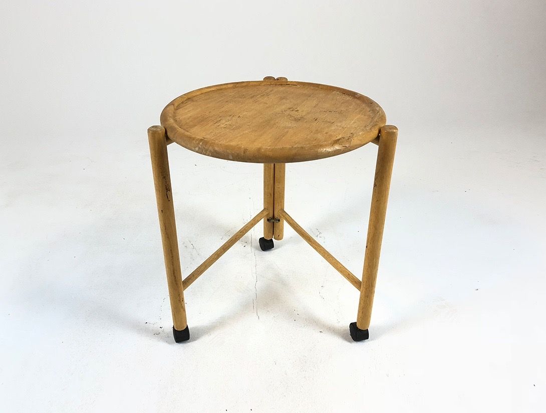 Foto Wooden Table with Wheels h57