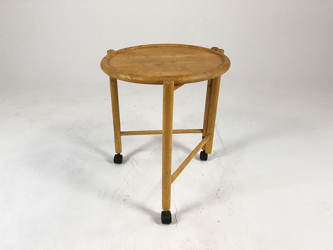 Foto Wooden Table with Wheels h57
