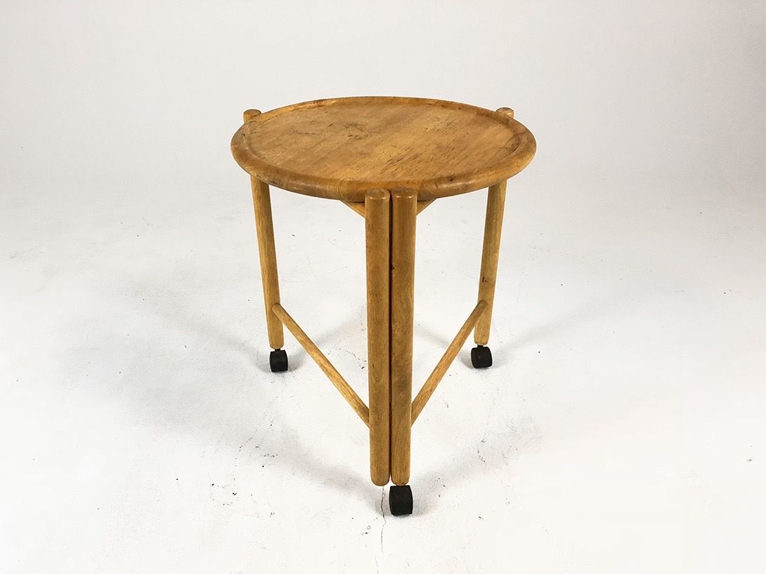 Foto Wooden Table with Wheels h57