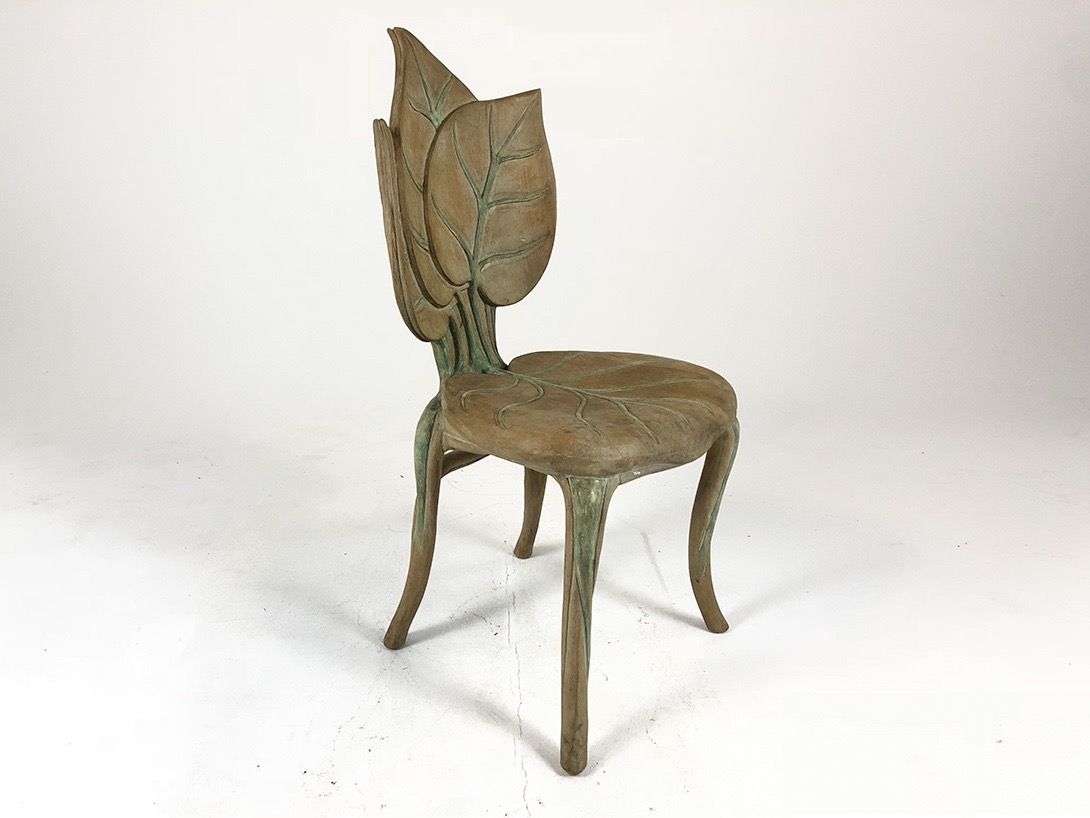 Foto Chair with Leaf Design DECORATION ONLY