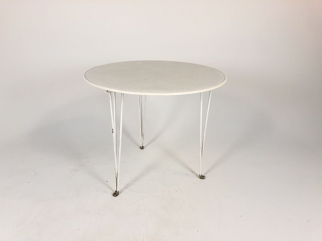 Foto Delicate White Metal Table h68x80