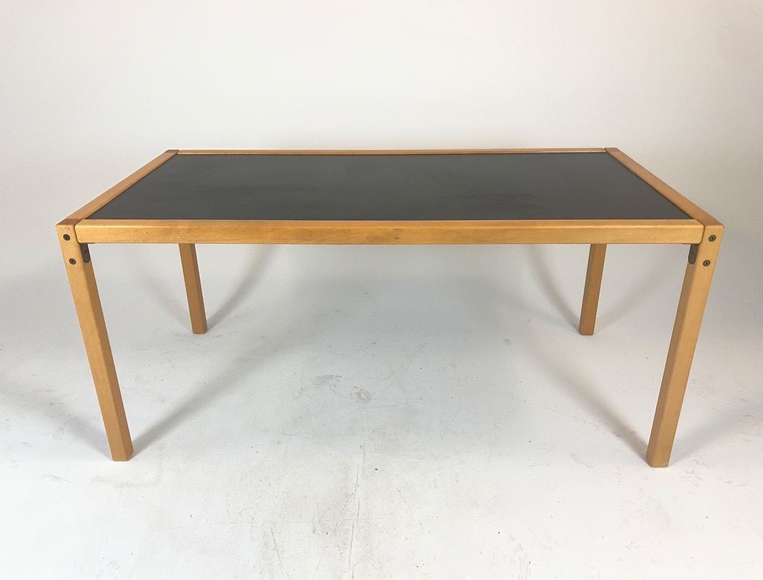Foto Modern Wood Table with Black Surface h74x160x80