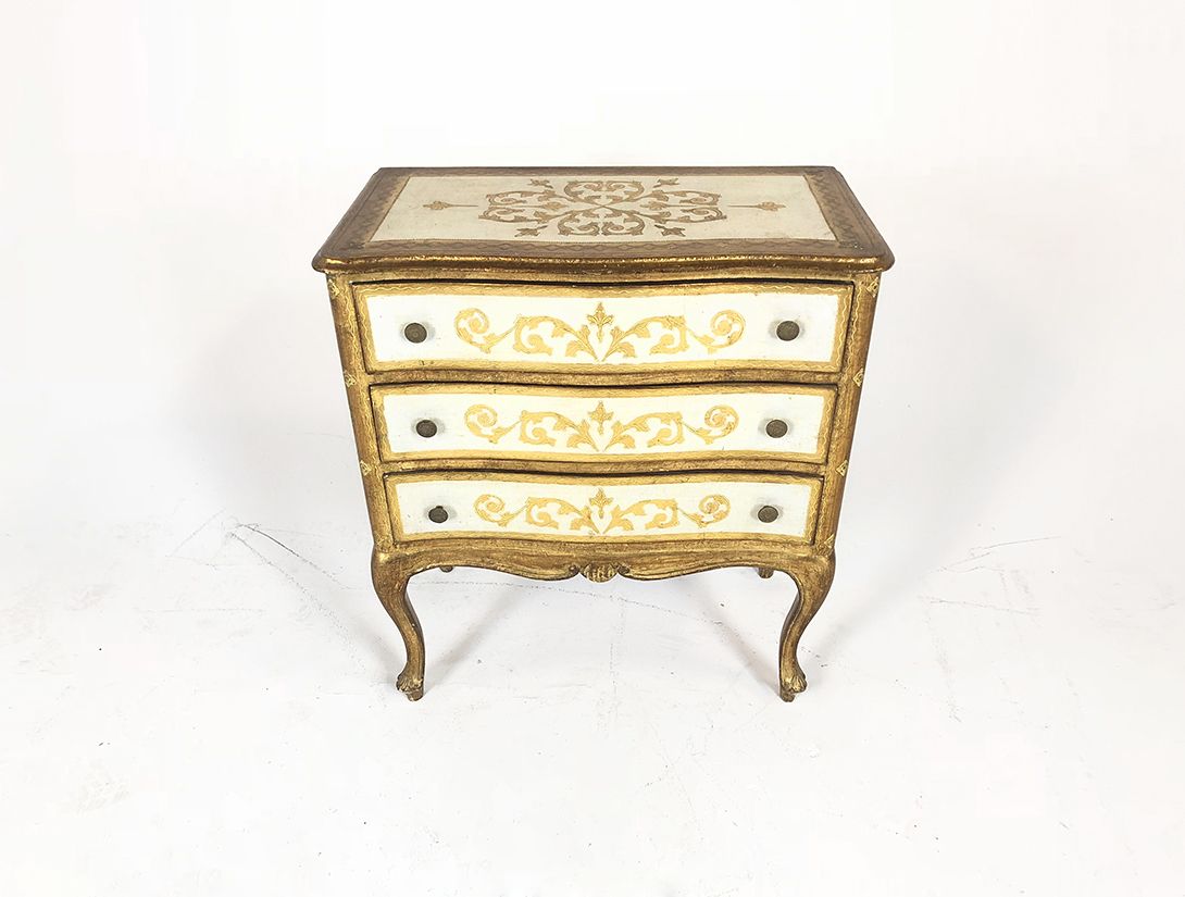 Foto Wooden Commode with Three Drawers and Golden Detail h73cm