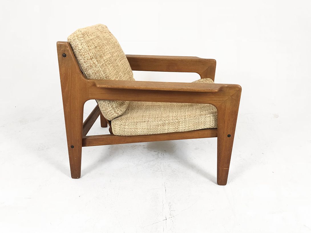Foto VINTAGE TEAK ARMCHAIR BY ARNE WAHL IVERSEN FOR KOMFORT, DENMARK, 1960S